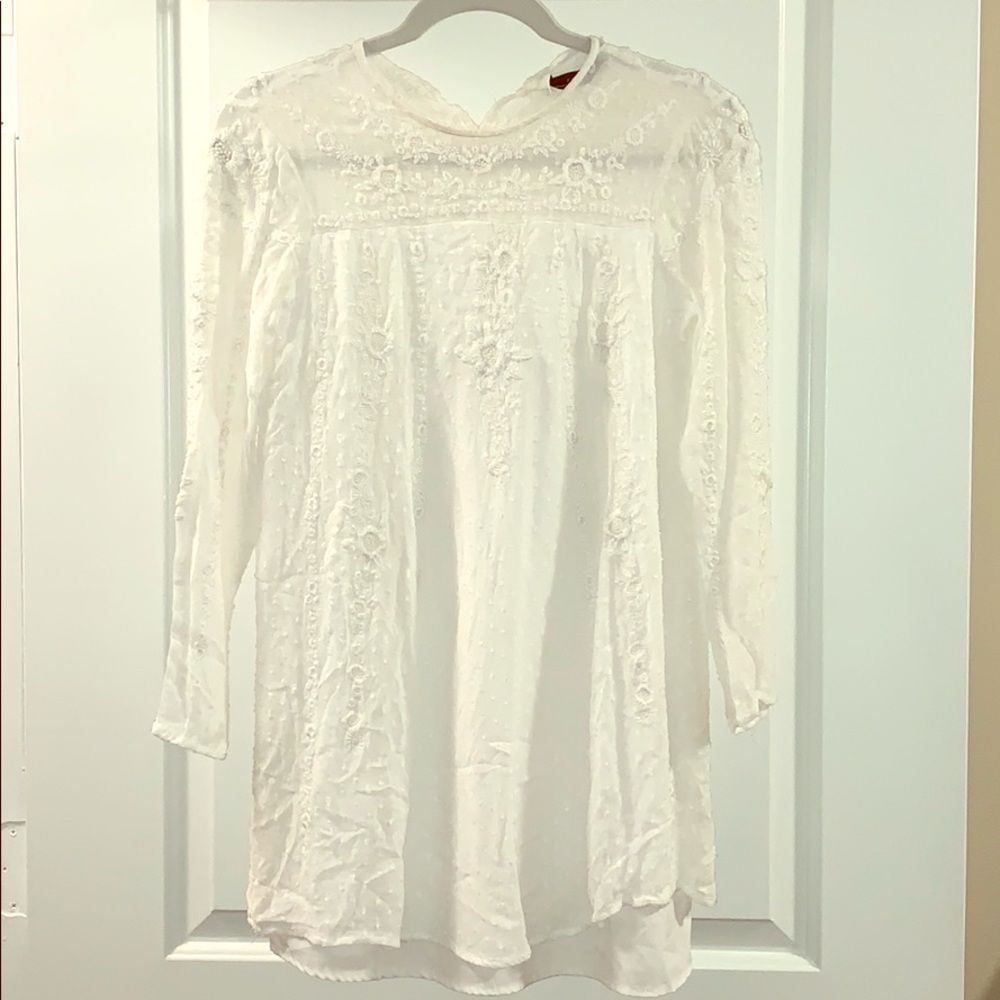 Zara White Mini Dress with Ling Sleeves and Lining